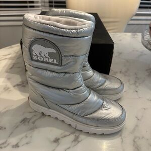 Silver Sorel winter snow boots “Joan of Arctic” 8.5